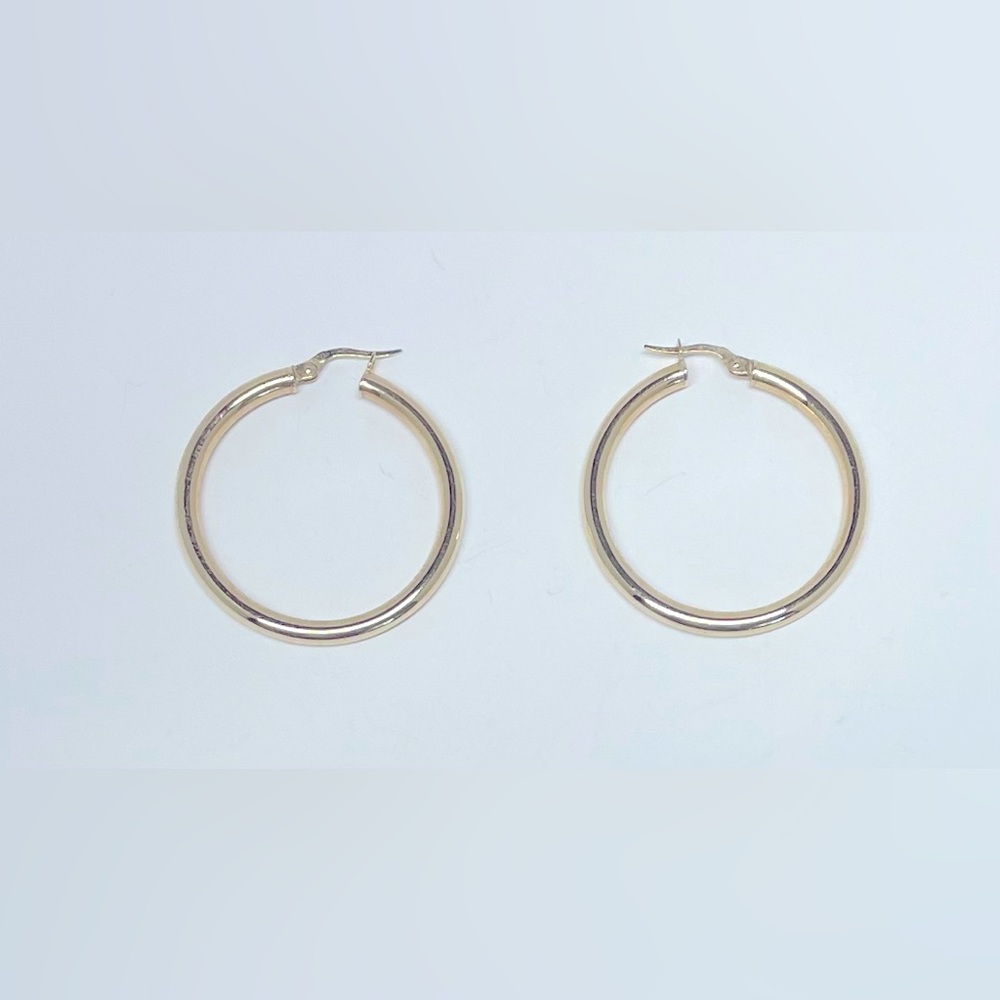 Beautiful 14k Gold Hoop Earrings